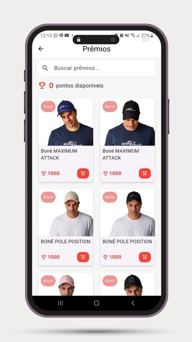 Pessoa recebendo prêmio do programa de fidelidade